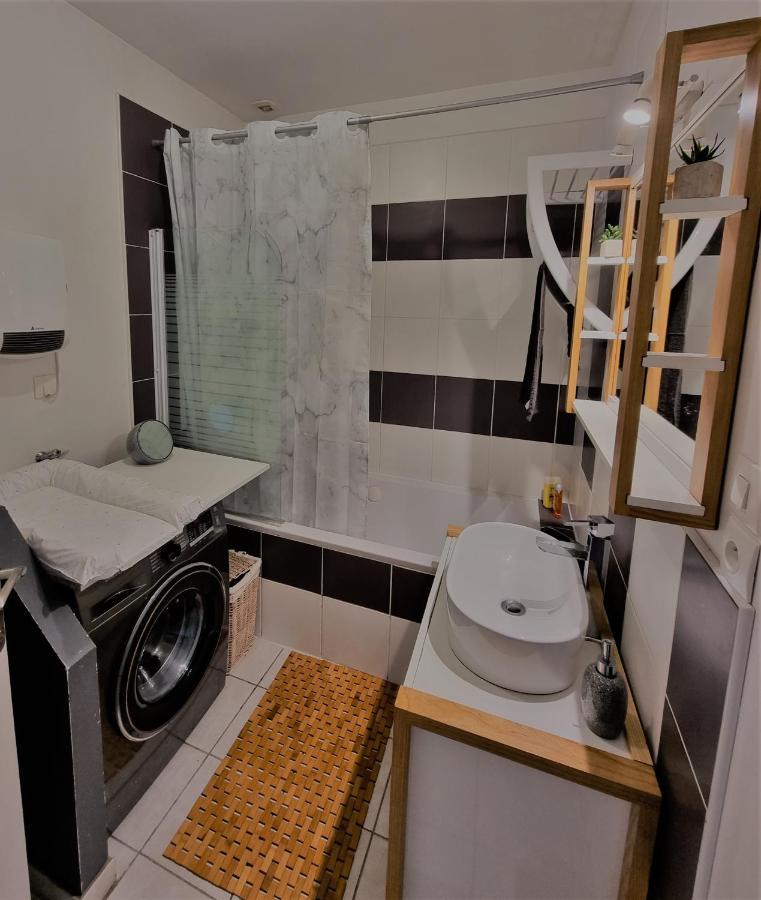 Oasis Citadine Terrasse Intime Jardin Privatif En Plein Centre Ville 70M2 Cambrai Kültér fotó