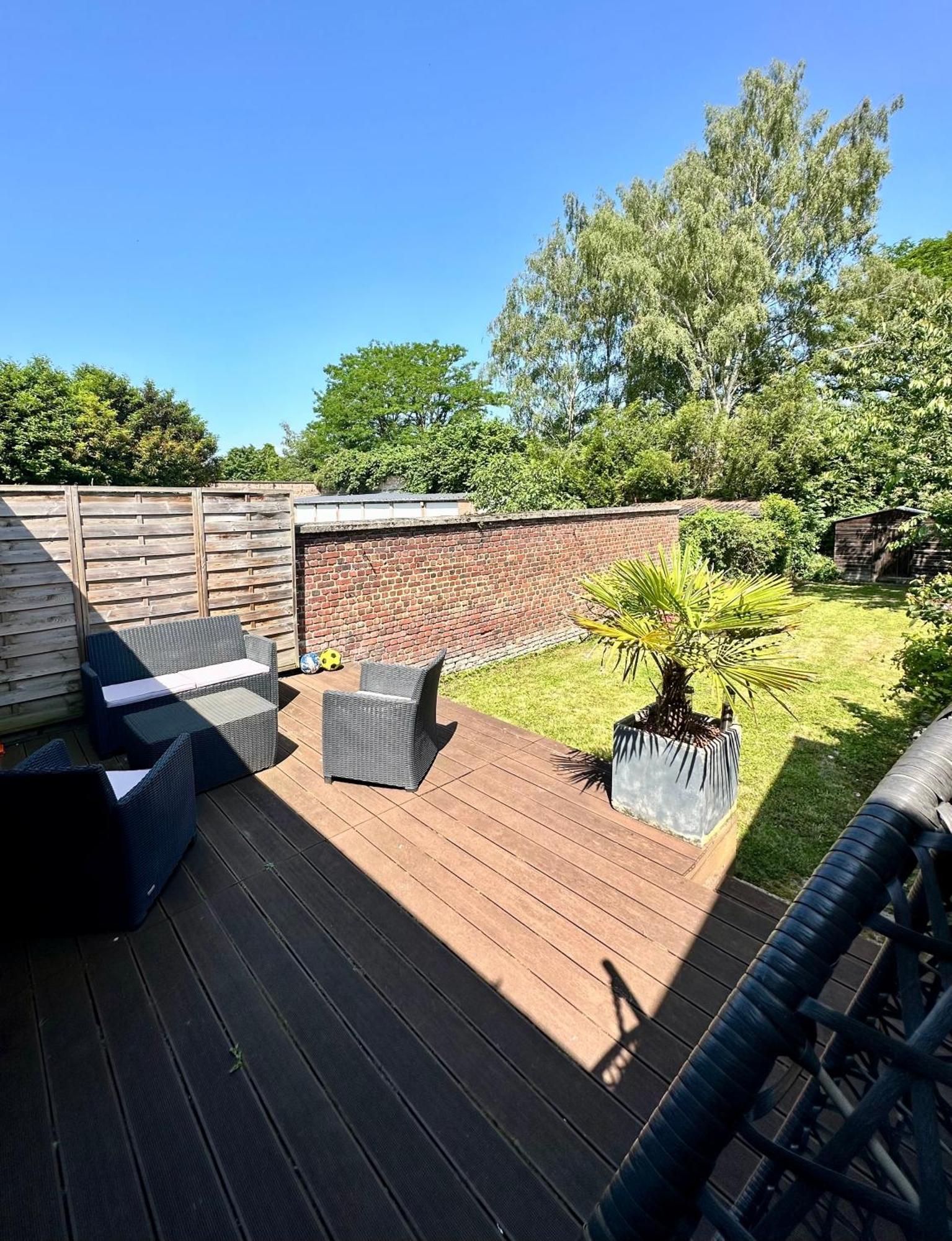Oasis Citadine Terrasse Intime Jardin Privatif En Plein Centre Ville 70M2 Cambrai Kültér fotó
